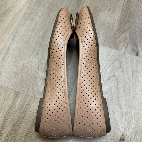 Tory Burch Reva Perforated Leather Nude Pink Gold Metal Logo Ballet Flats US 7 - Picture 6 of 7